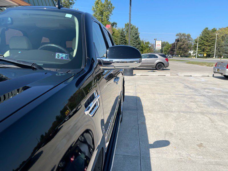 Used 2007 Cadillac Escalade AWD w/ Information Package image 3