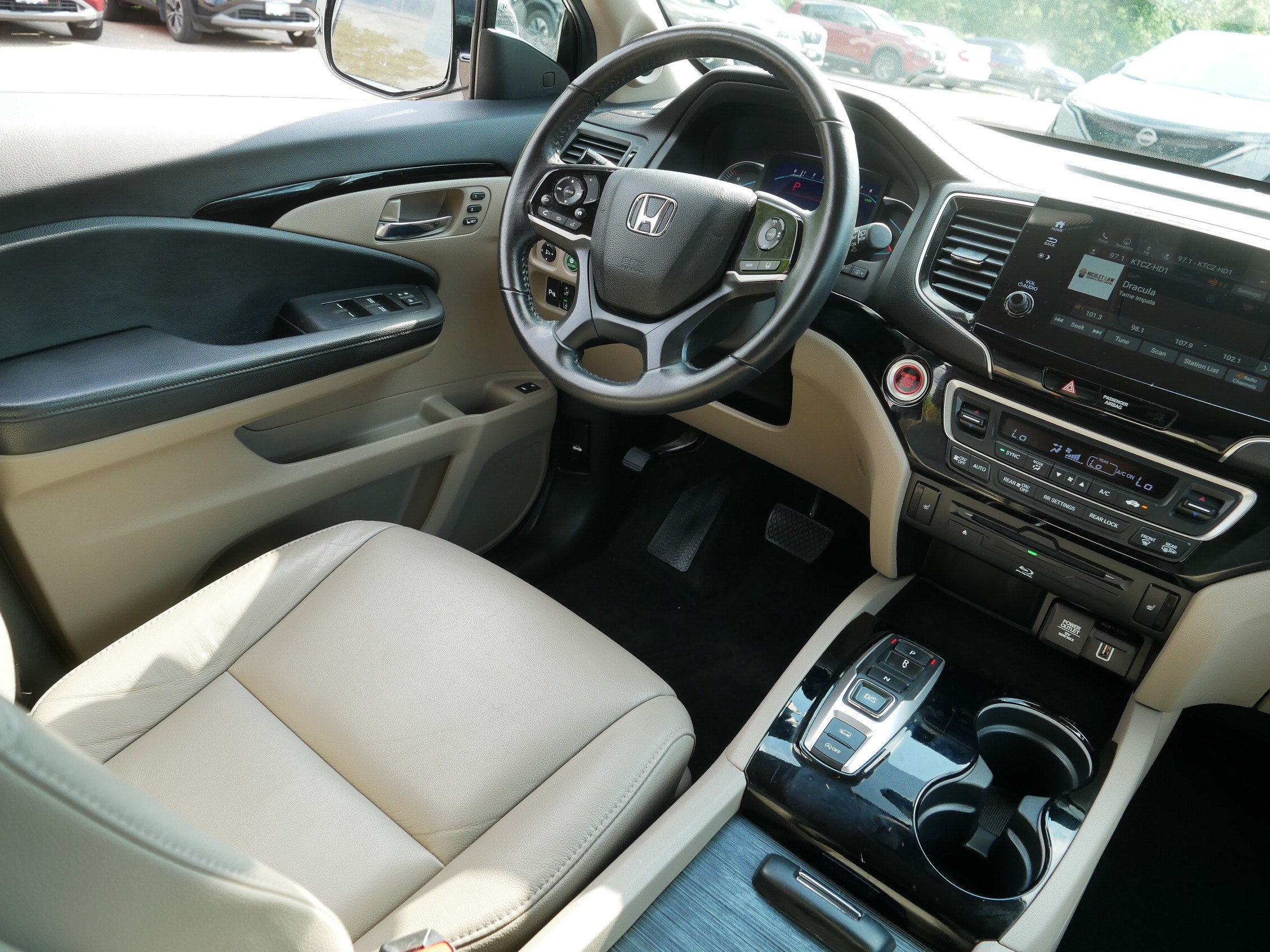 Used 2021 Honda Pilot Touring image 9