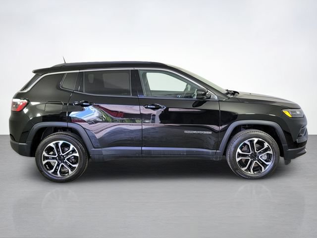 Used 2024 Jeep Compass Limited AWD/4WD image 2