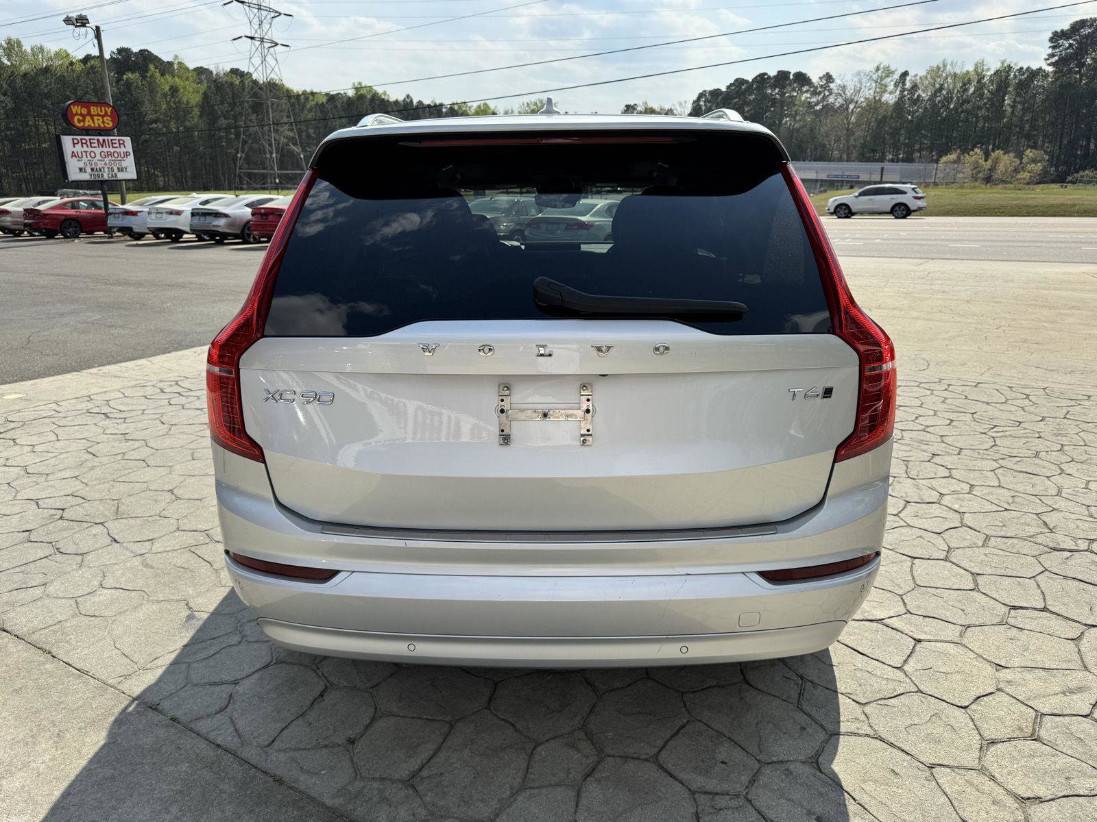Used 2022 Volvo XC90 T6 Momentum w/ Climate Package AWD/4WD image 13