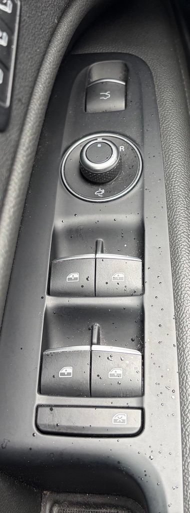 Used 2018 Alfa Romeo Stelvio Ti Lusso AWD/4WD image 17