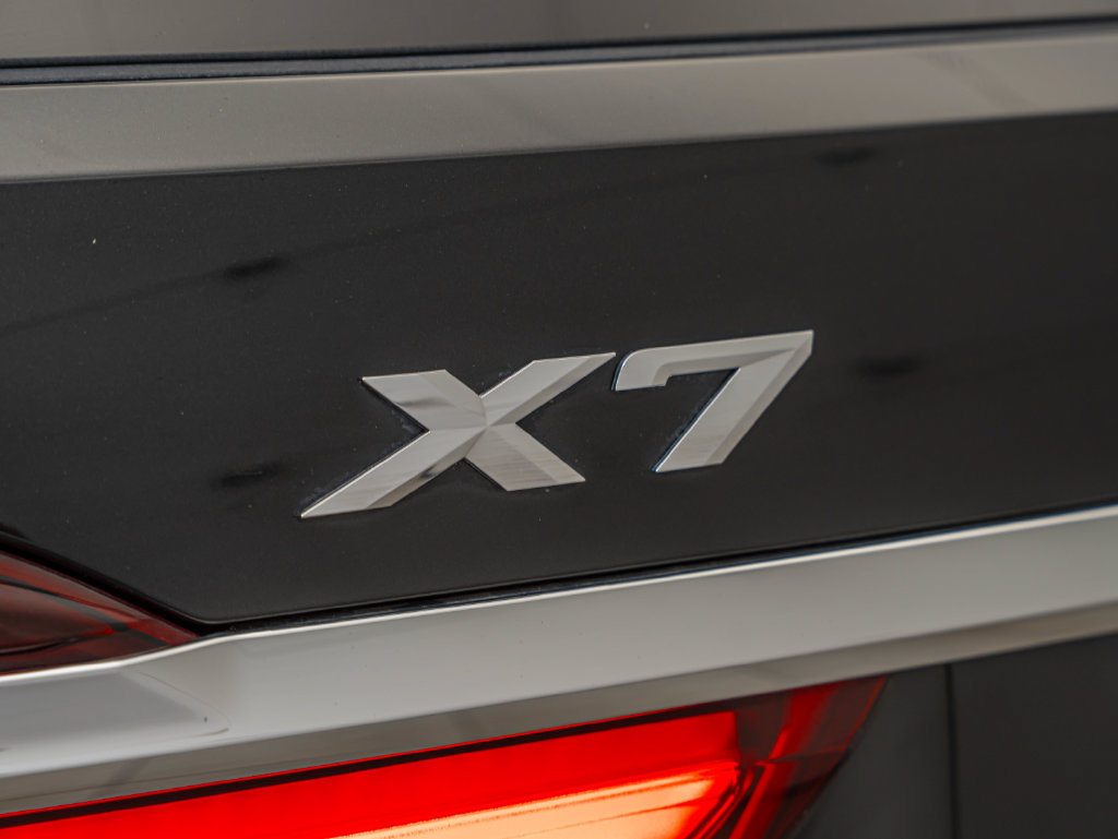 Used 2020 BMW X7 xDrive50i w/ Dynamic Handling Package AWD/4WD image 16