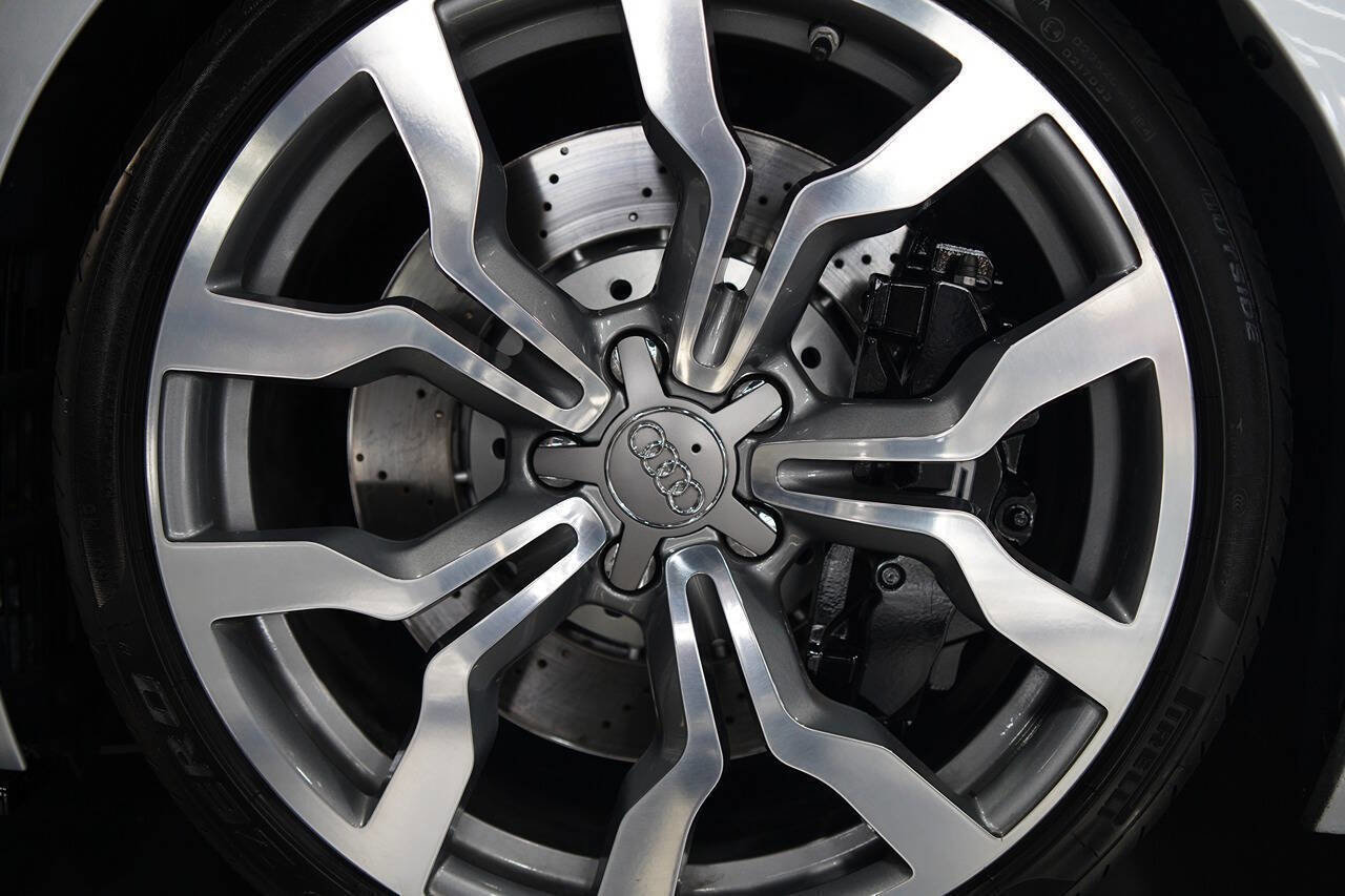Used 2009 Audi R8 V10 AWD/4WD image 16