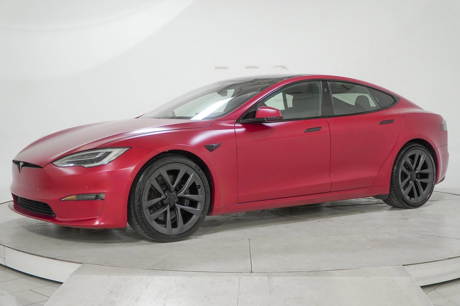 Used 2021 Tesla Model S Plaid image 3