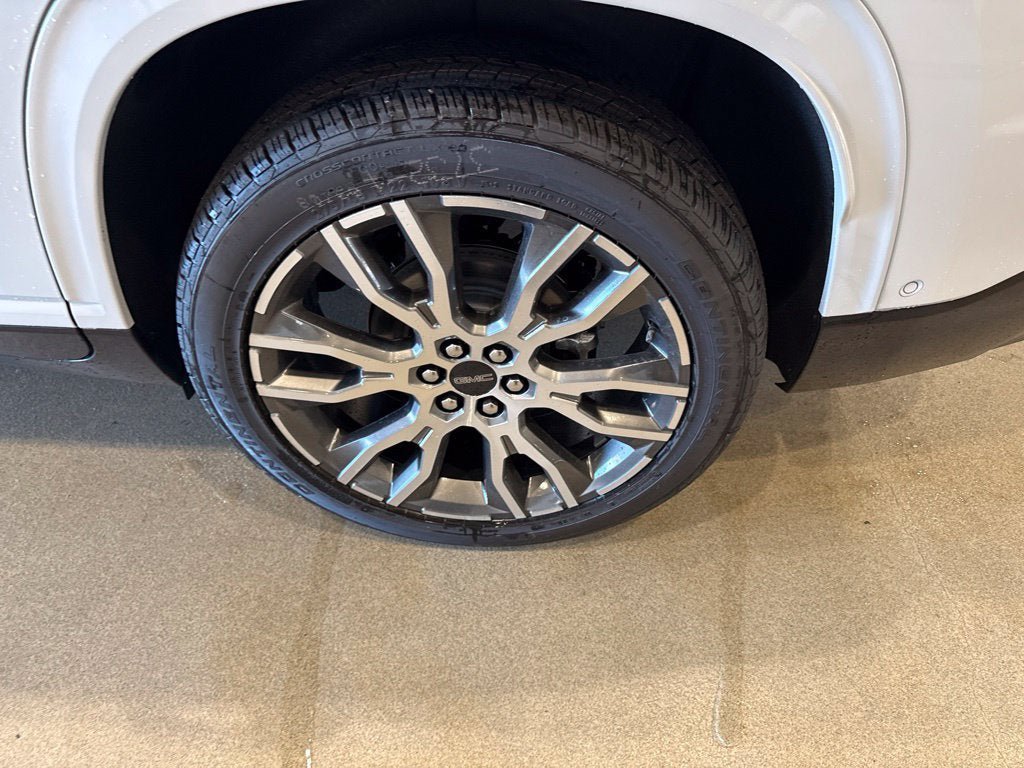 New 2027 GMC Acadia Denali Ultimate w/ LPO, Floor Liner Package AWD/4WD image 10