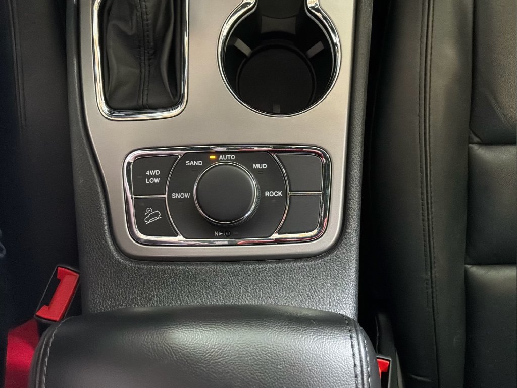 Certified 2022 Jeep Grand Cherokee Limited AWD/4WD image 36