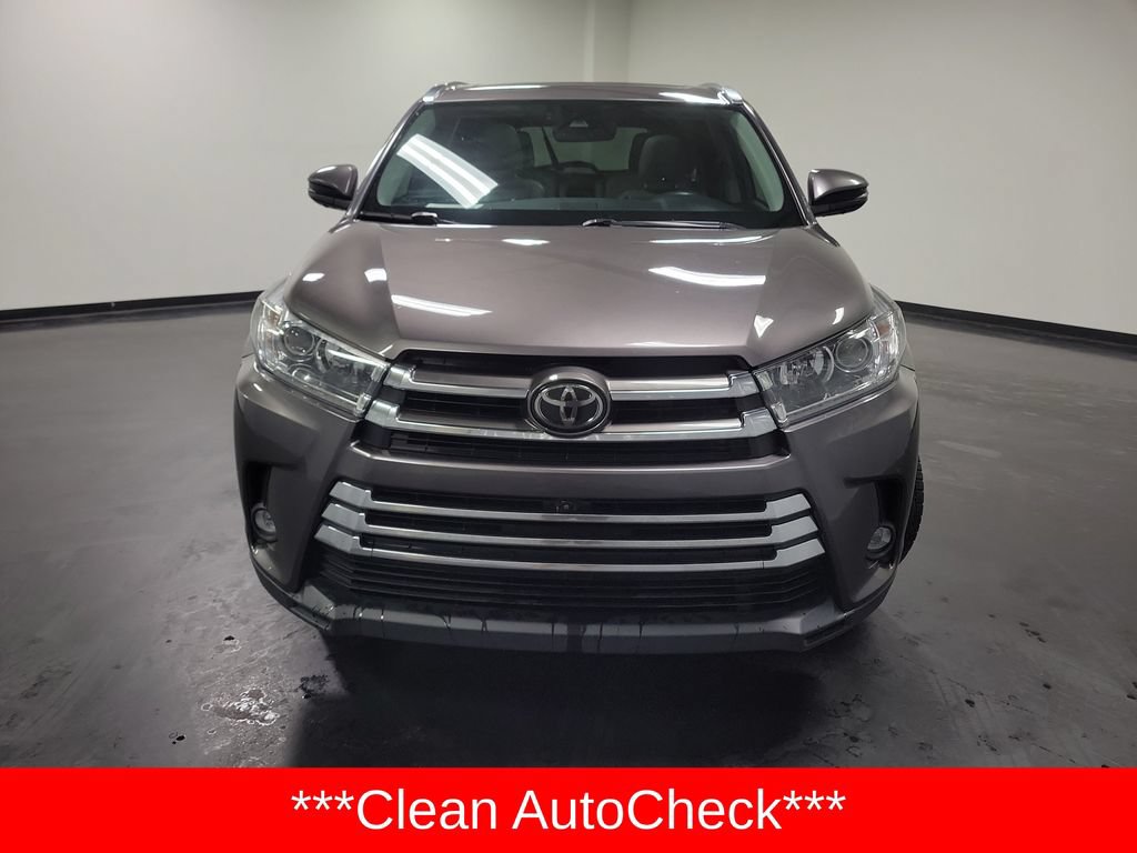 Used 2019 Toyota Highlander Limited Platinum AWD/4WD image 2