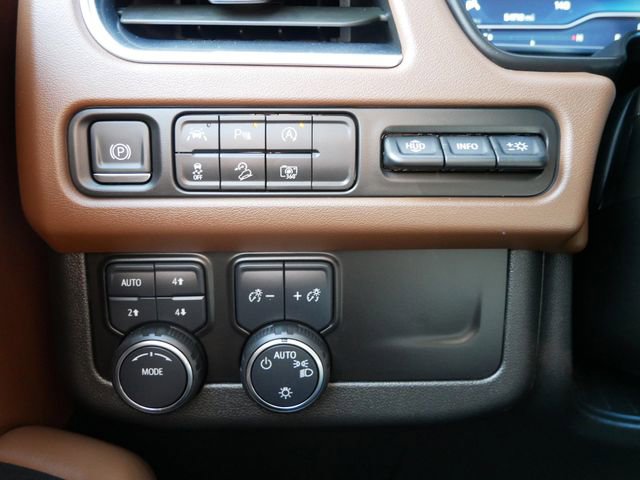 Used 2024 Chevrolet Suburban High Country AWD/4WD image 21
