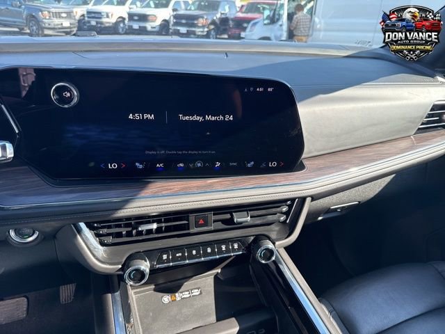 Used 2025 Chevrolet Suburban Z71 image 19