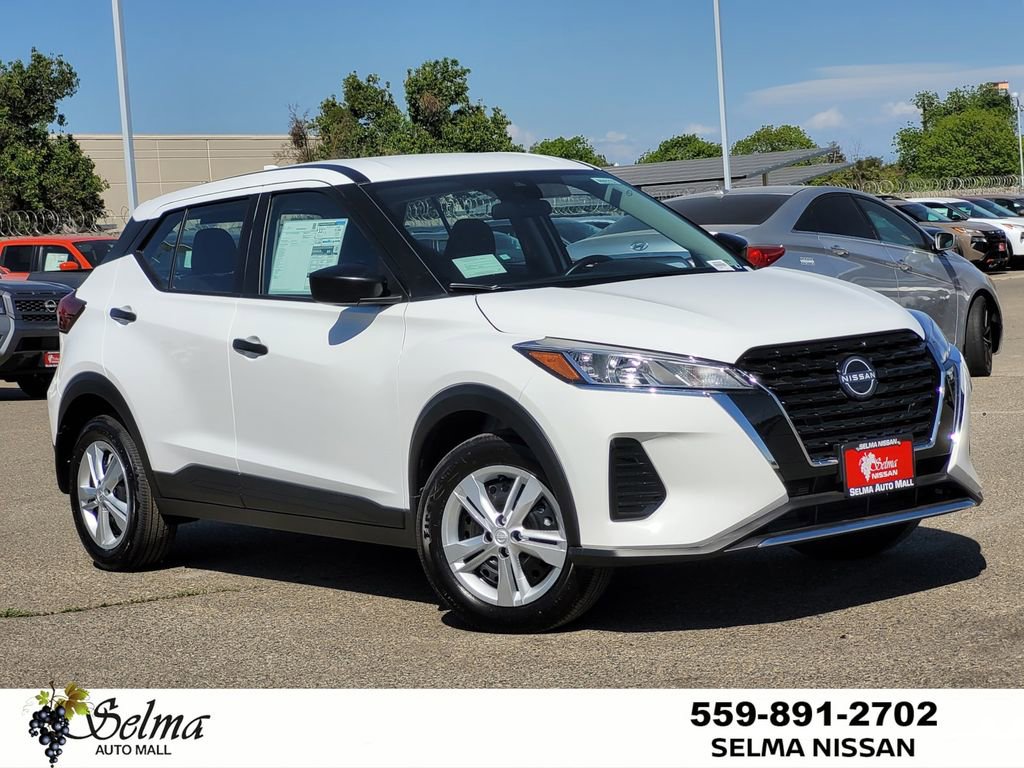 New 2025 Nissan Kicks Play S