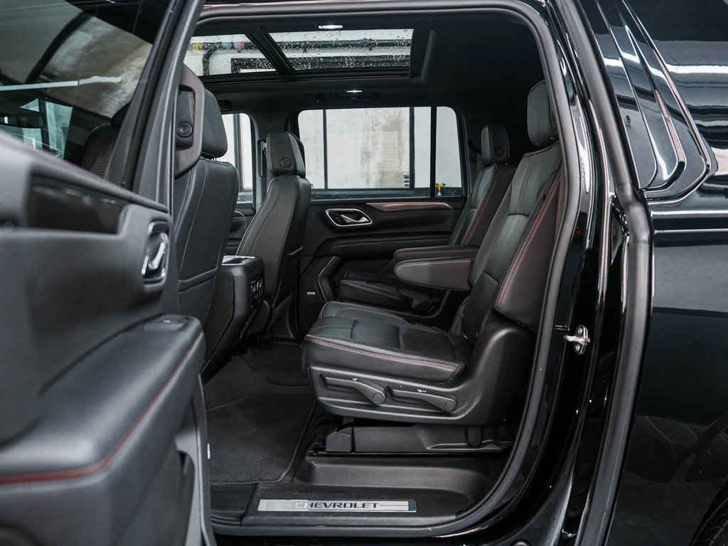 Used 2022 Chevrolet Suburban RST w/ Sport Performance Package image 30