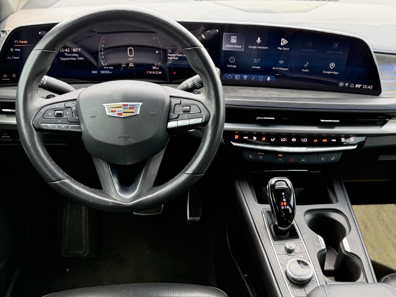 Used 2024 Cadillac XT4 Sport FWD image 11