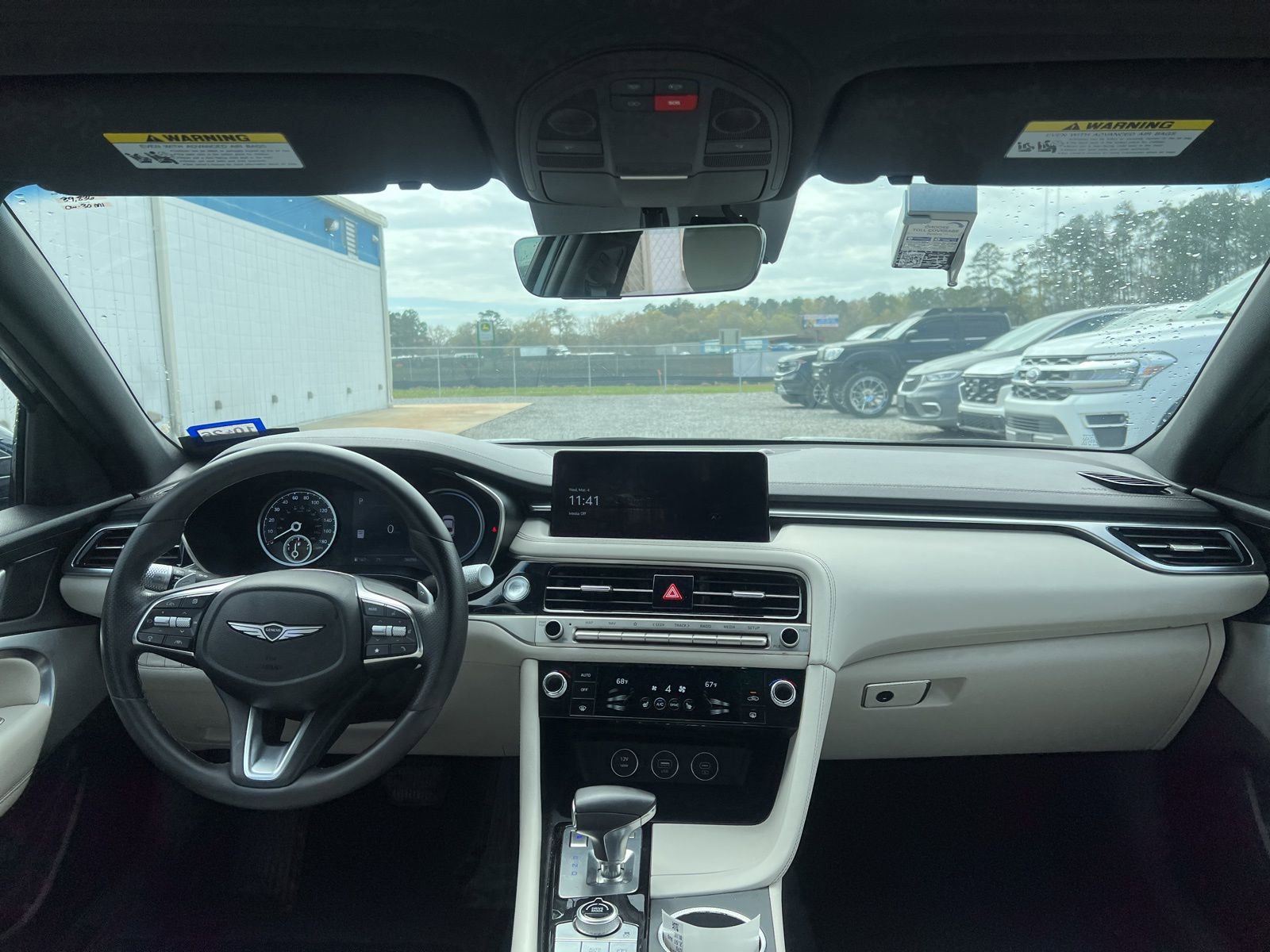 Used 2025 Genesis G70 2.5T image 9