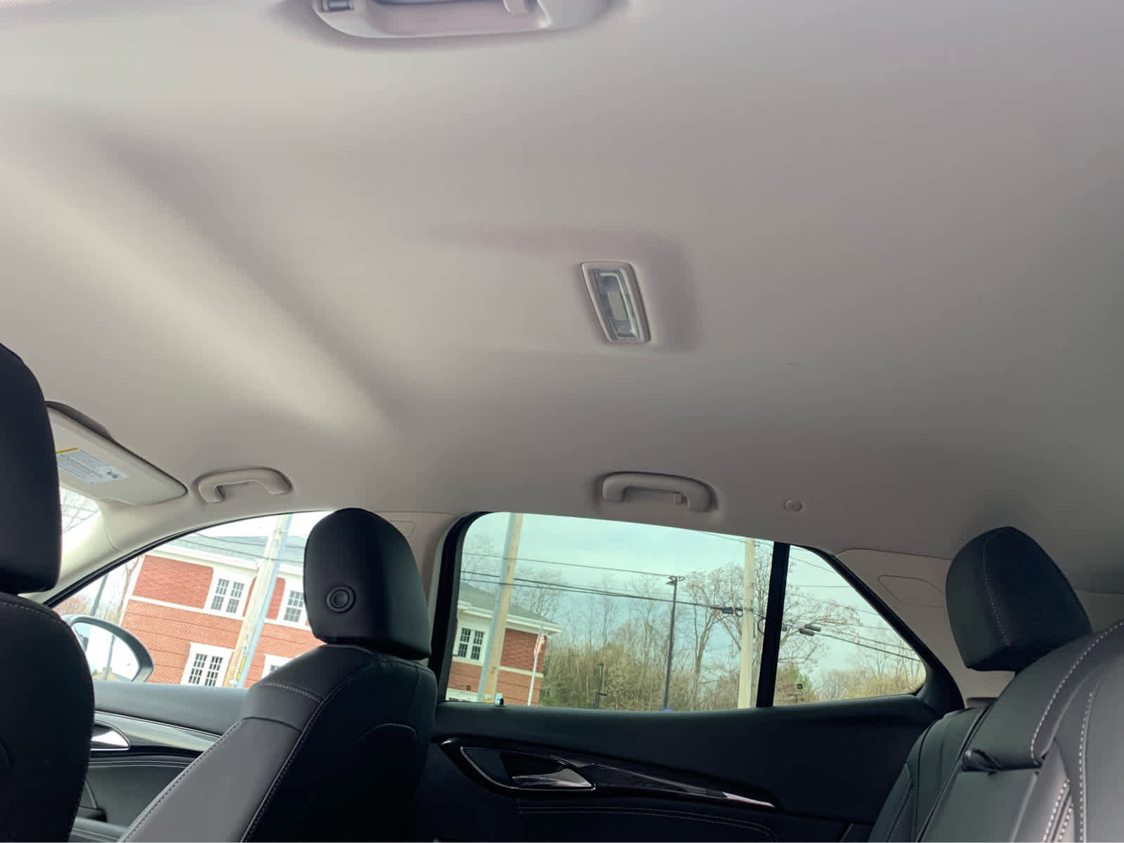 Used 2023 Buick Envision Essence image 25