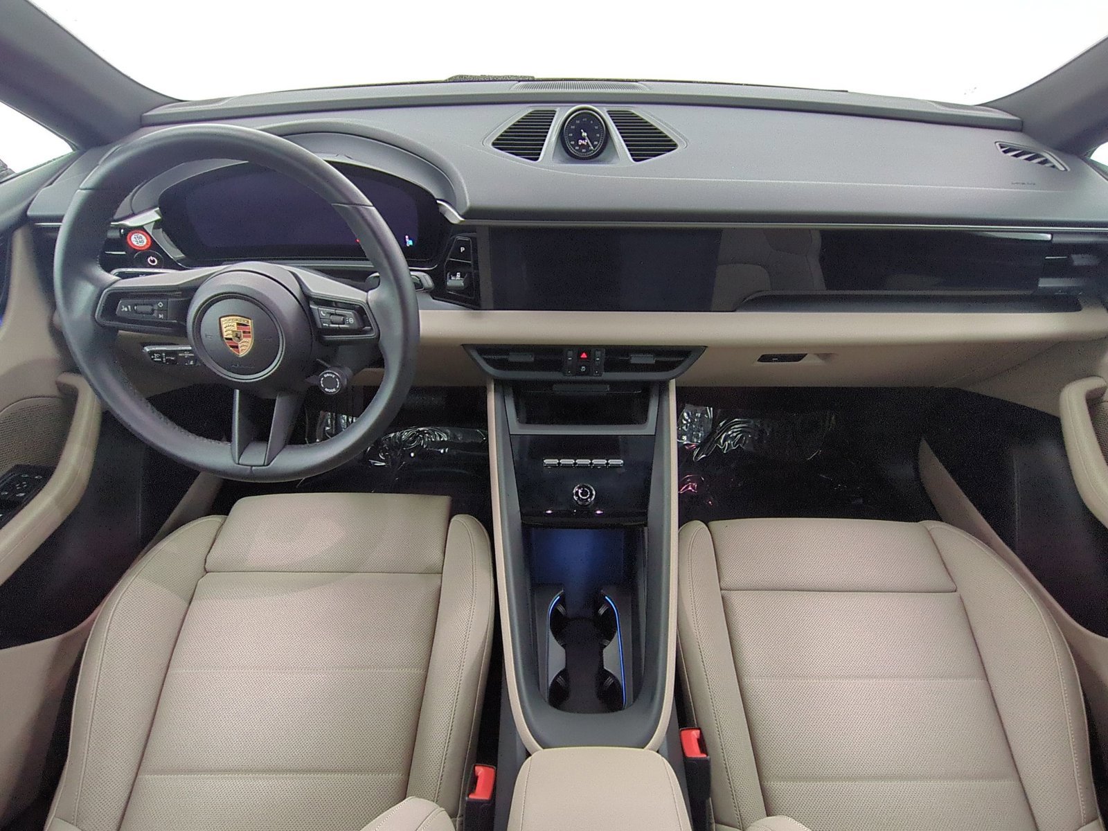 Certified 2025 Porsche Macan Electric RWD image 20