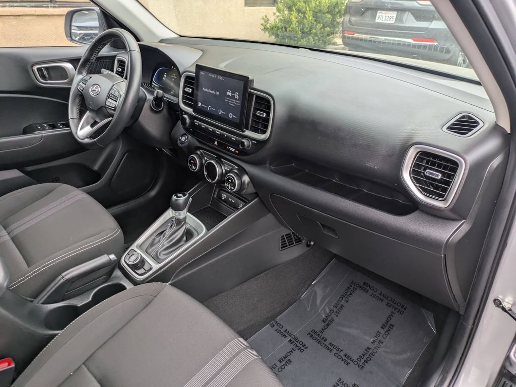 Used 2025 Hyundai Venue SEL FWD image 38