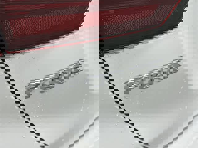 Used 2023 Kia Forte GT-Line image 28