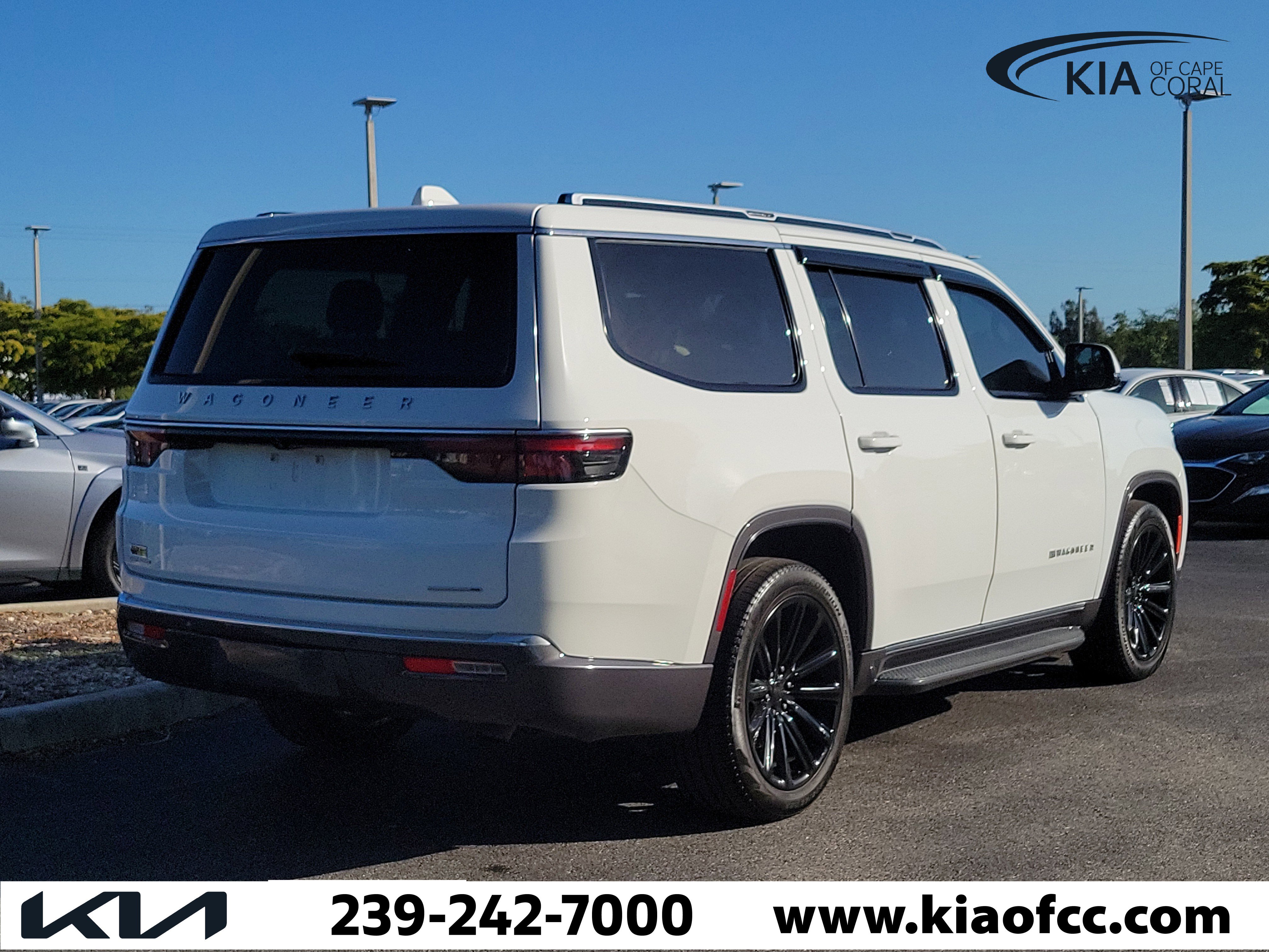 Used 2022 Jeep Wagoneer Series III w/ Flexible Seating Group image 6