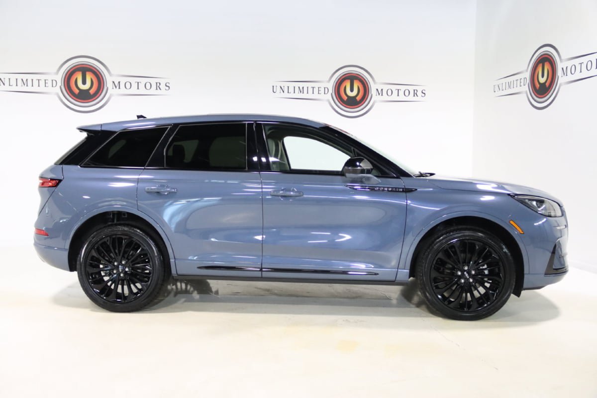 Used 2024 Lincoln Corsair AWD w/ Equipment Group 101A image 25