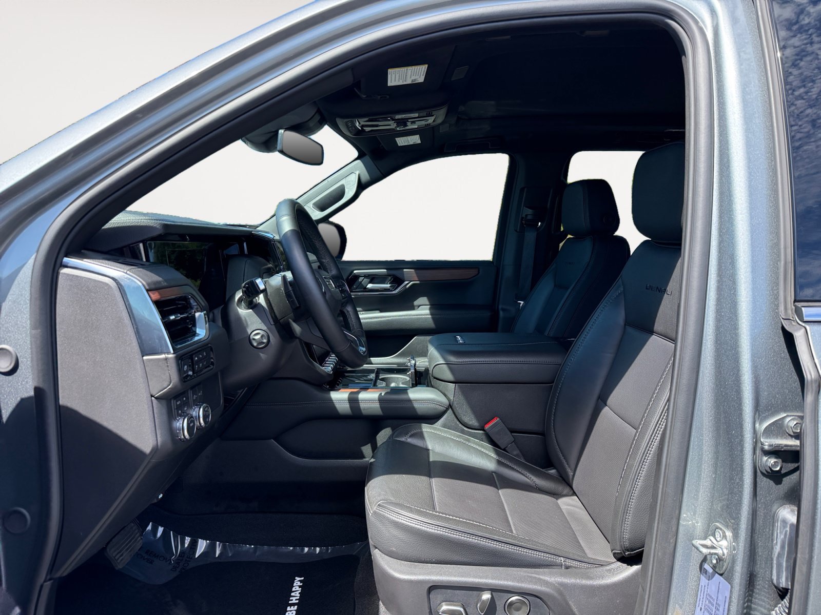 Used 2026 GMC Yukon XL Denali w/ Sun & Power Step Package AWD/4WD image 10
