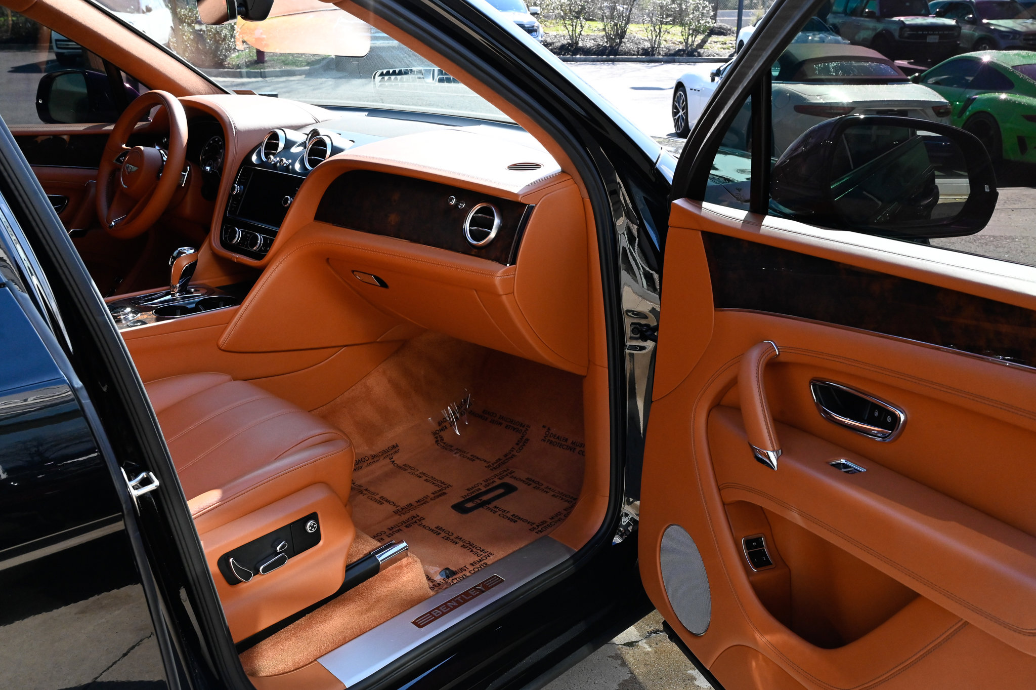 Used 2019 Bentley Bentayga image 50