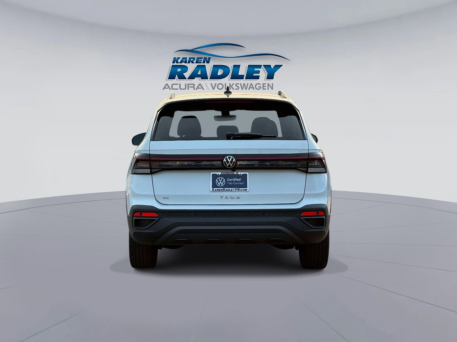 Used 2025 Volkswagen Taos SE FWD image 3