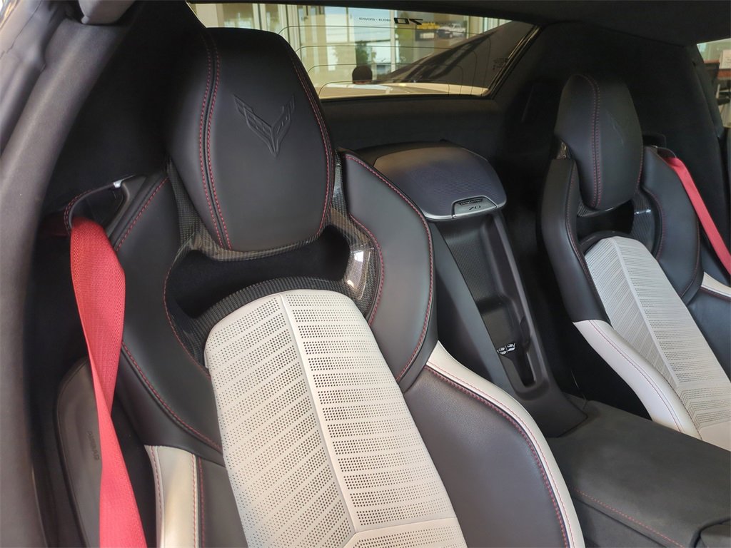 Used 2023 Chevrolet Corvette Stingray w/ Z51 Performance Package image 16