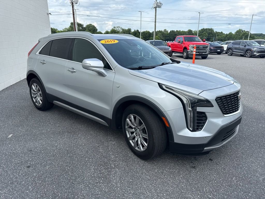Used 2019 Cadillac XT4 Premium Luxury w/ Enhanced Visibility Package FWD image 3