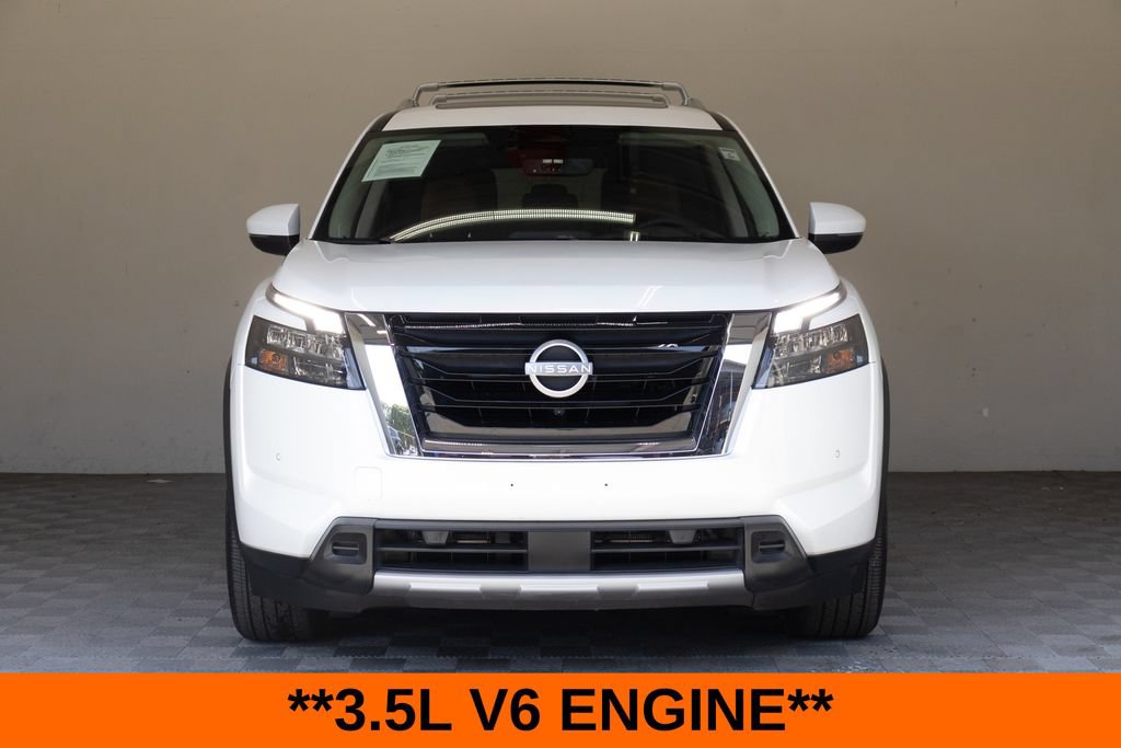 Used 2025 Nissan Pathfinder Platinum w/ Cargo Package FWD image 4