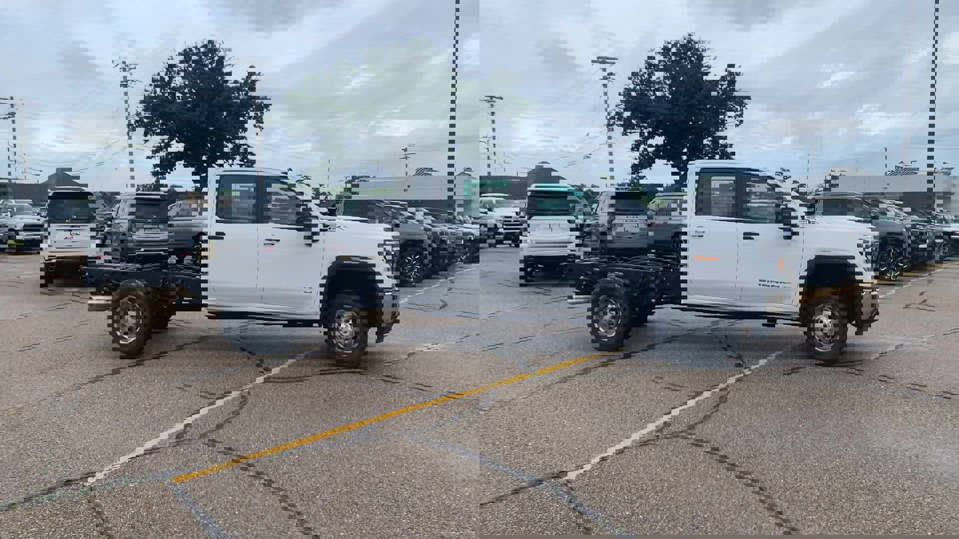 New 2024 GMC Sierra 3500 Pro w/ Fleet Convenience Package image 4