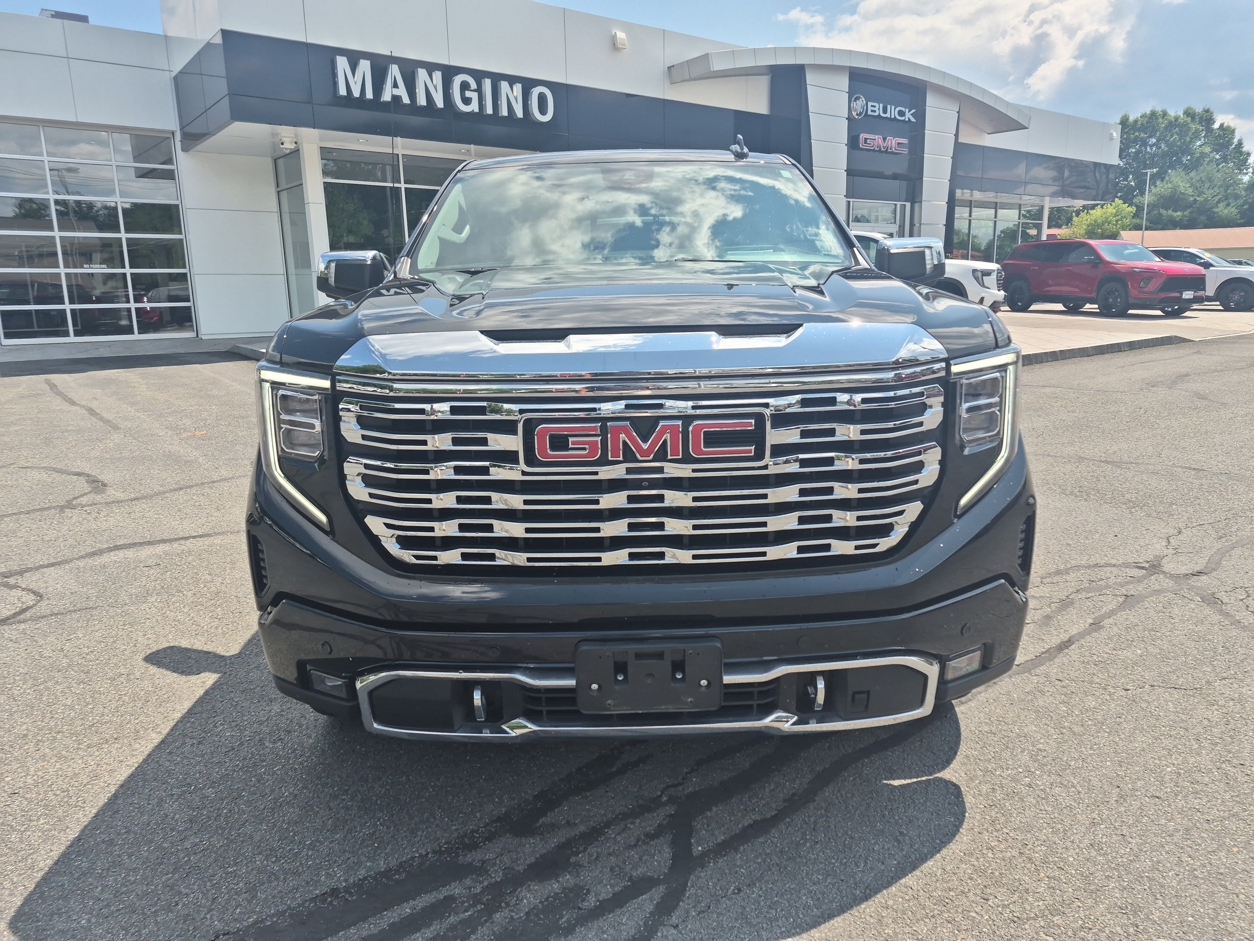 Certified 2023 GMC Sierra 1500 Denali w/ Denali Reserve Package AWD/4WD image 9