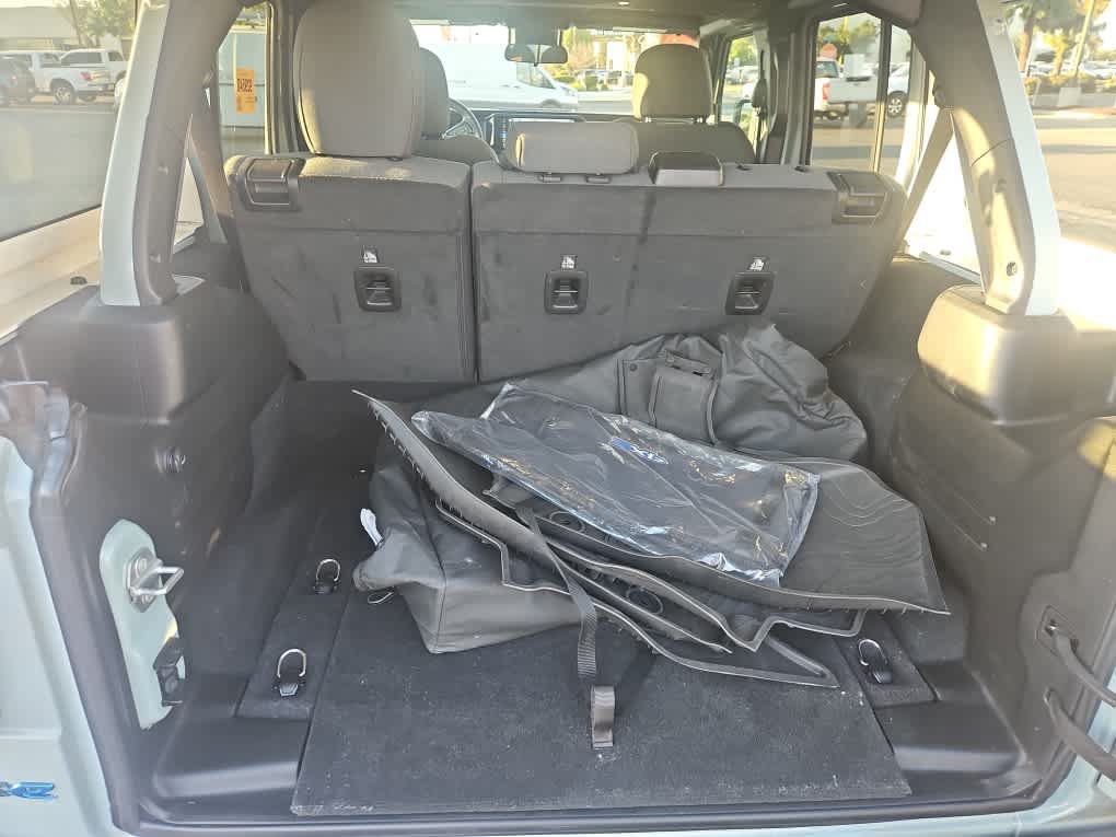 Used 2024 Jeep Wrangler Unlimited AWD/4WD image 8