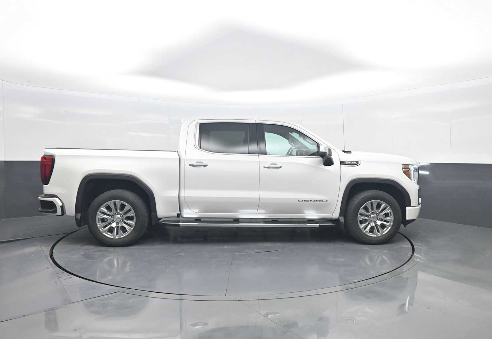 Used 2021 GMC Sierra 1500 Denali w/ Driver Alert Package II AWD/4WD image 9