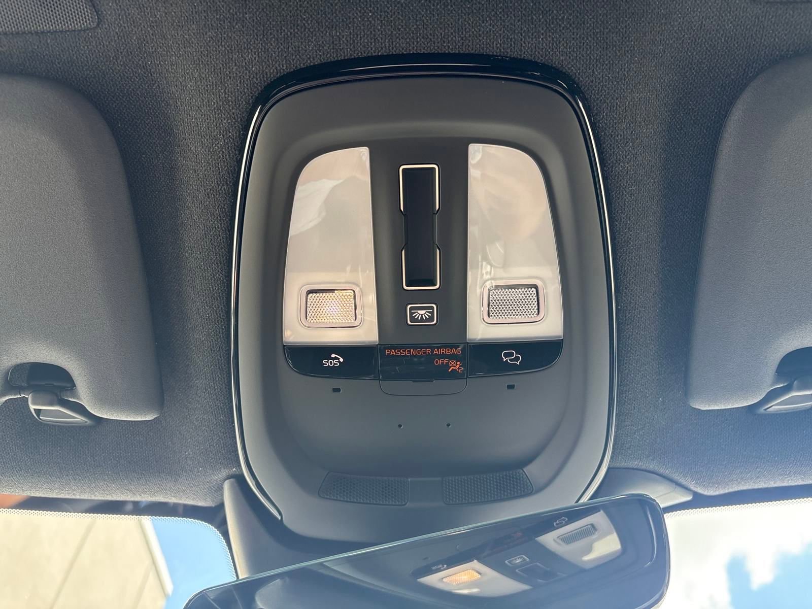 New 2026 Volvo XC40 B5 Ultra w/ Climate Package image 18