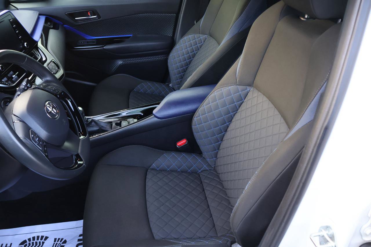 Used 2021 Toyota C-HR XLE image 13