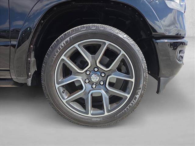 Used 2019 RAM 1500 Laramie AWD/4WD image 19