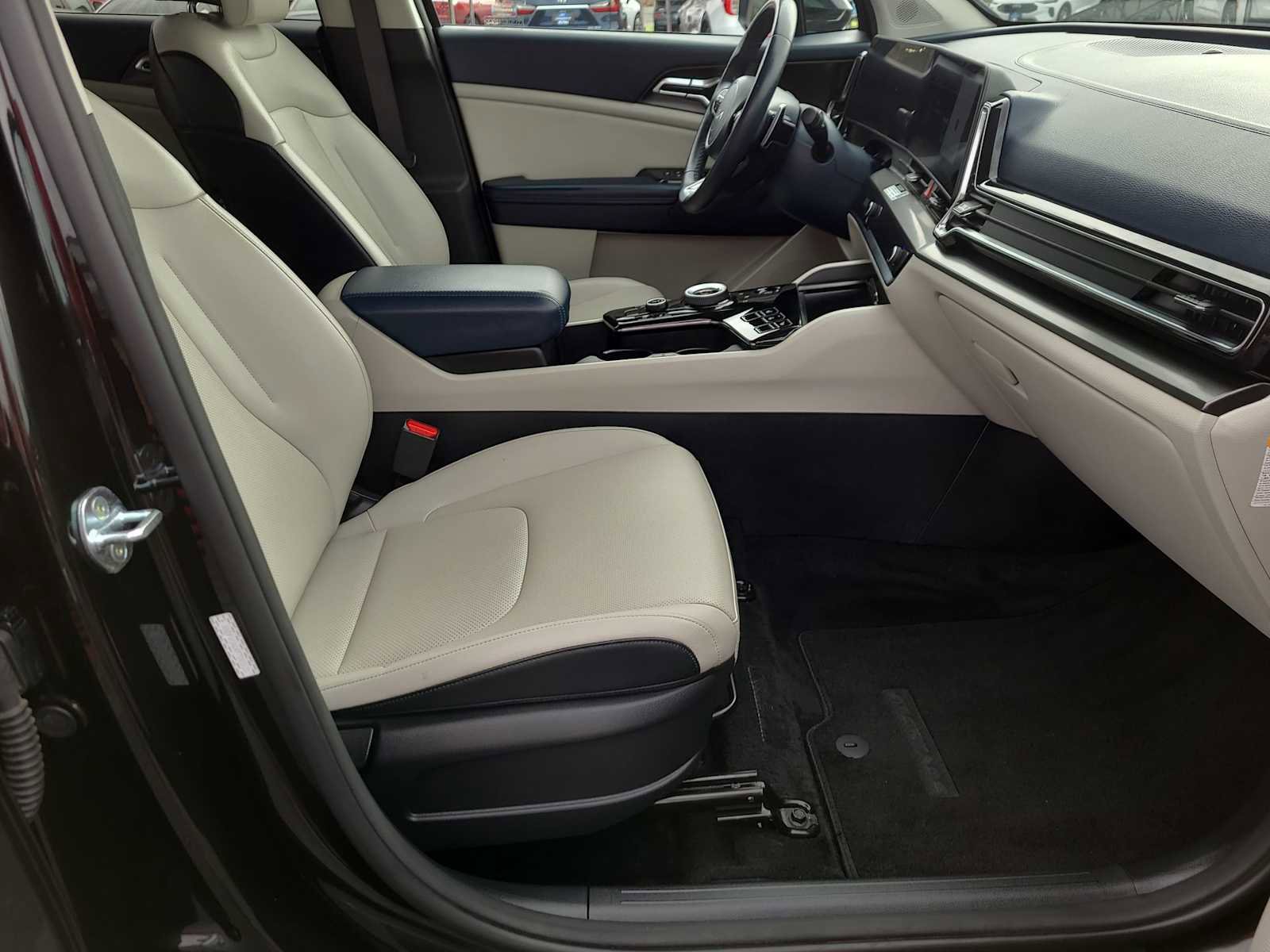 Used 2023 Kia Sportage EX w/ EX Premium Package image 22