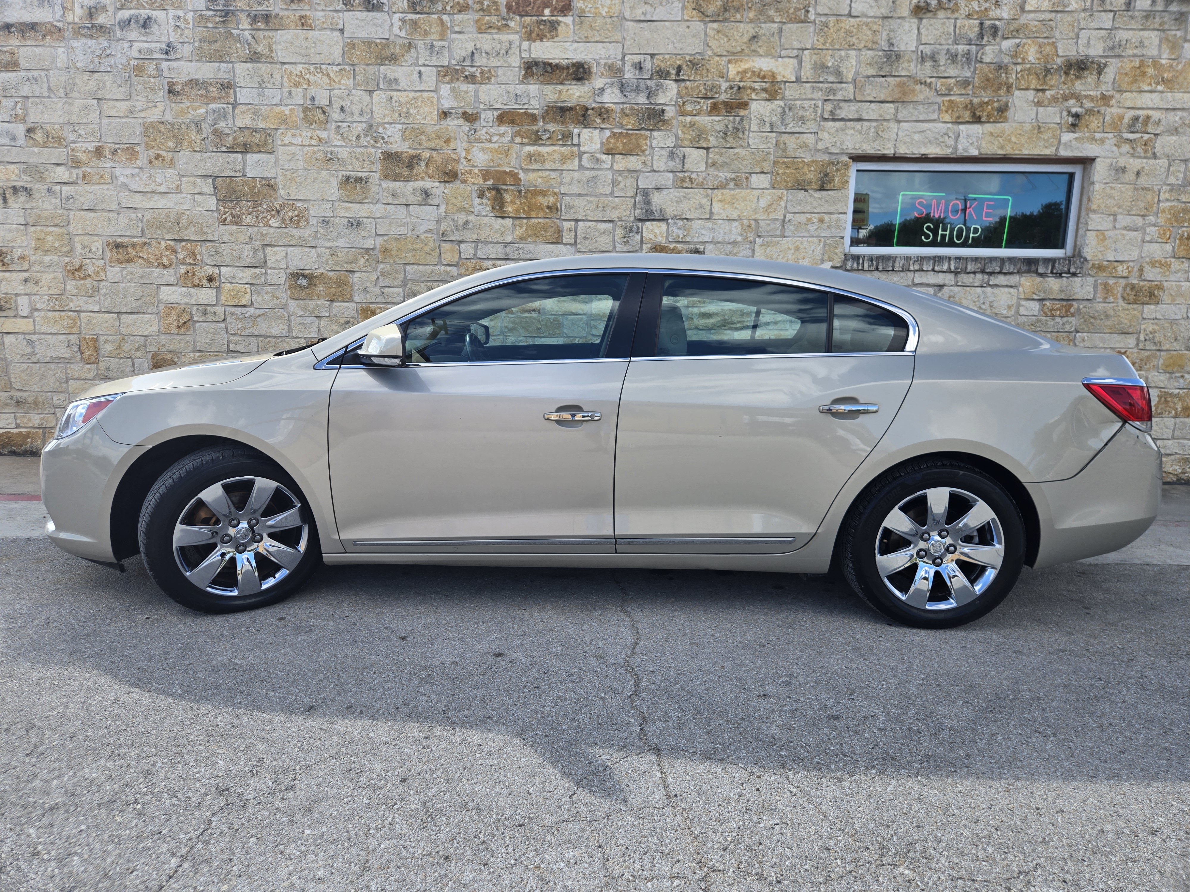 Used 2010 Buick LaCrosse CXL FWD image 1