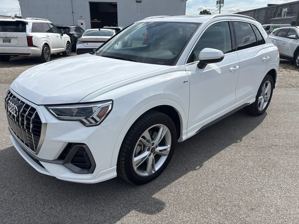 Used 2024 Audi Q3 2.0T Premium Plus AWD/4WD image 1