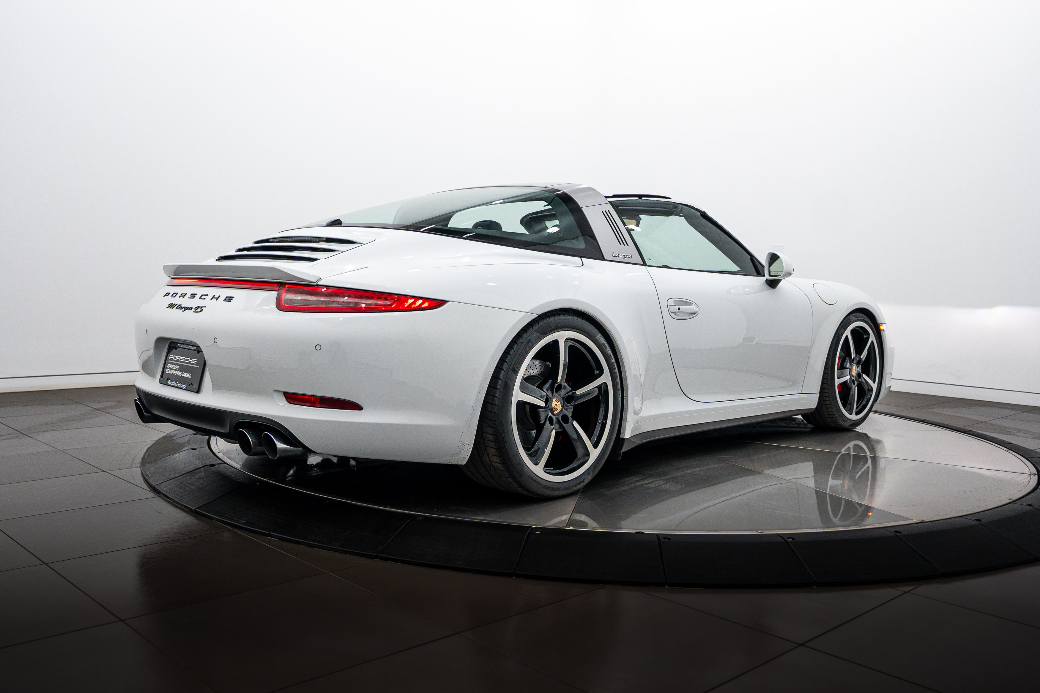 Certified 2014 Porsche 911 Targa 4S image 7