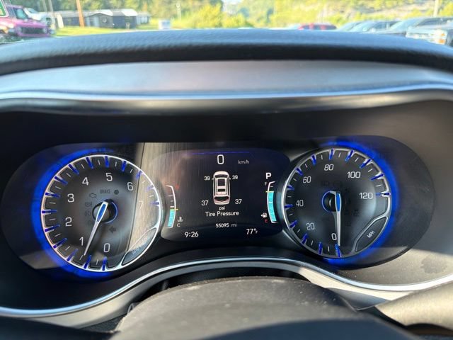 Used 2025 Chrysler Pacifica Limited FWD image 52