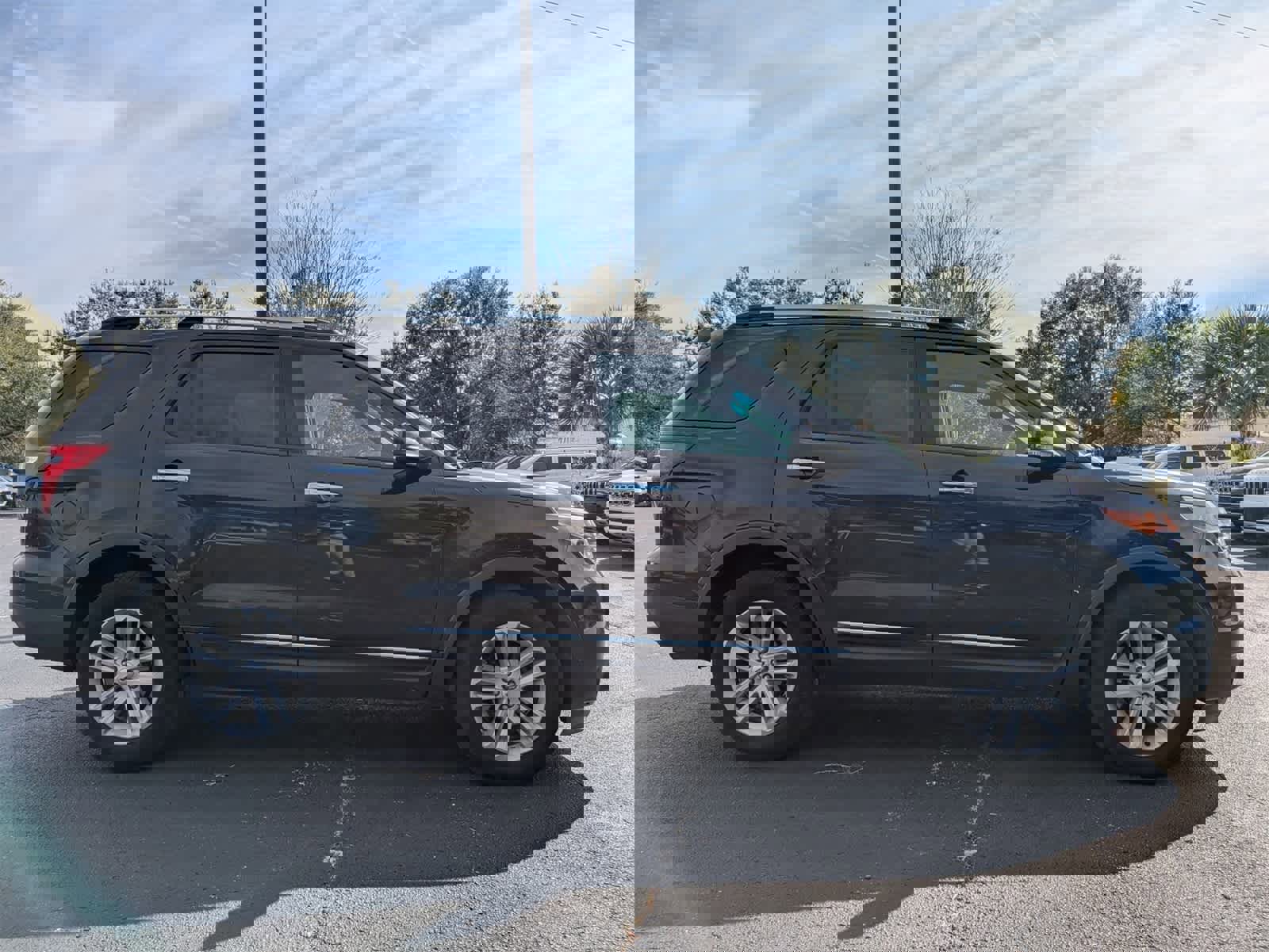 Used 2013 Ford Explorer XLT image 4