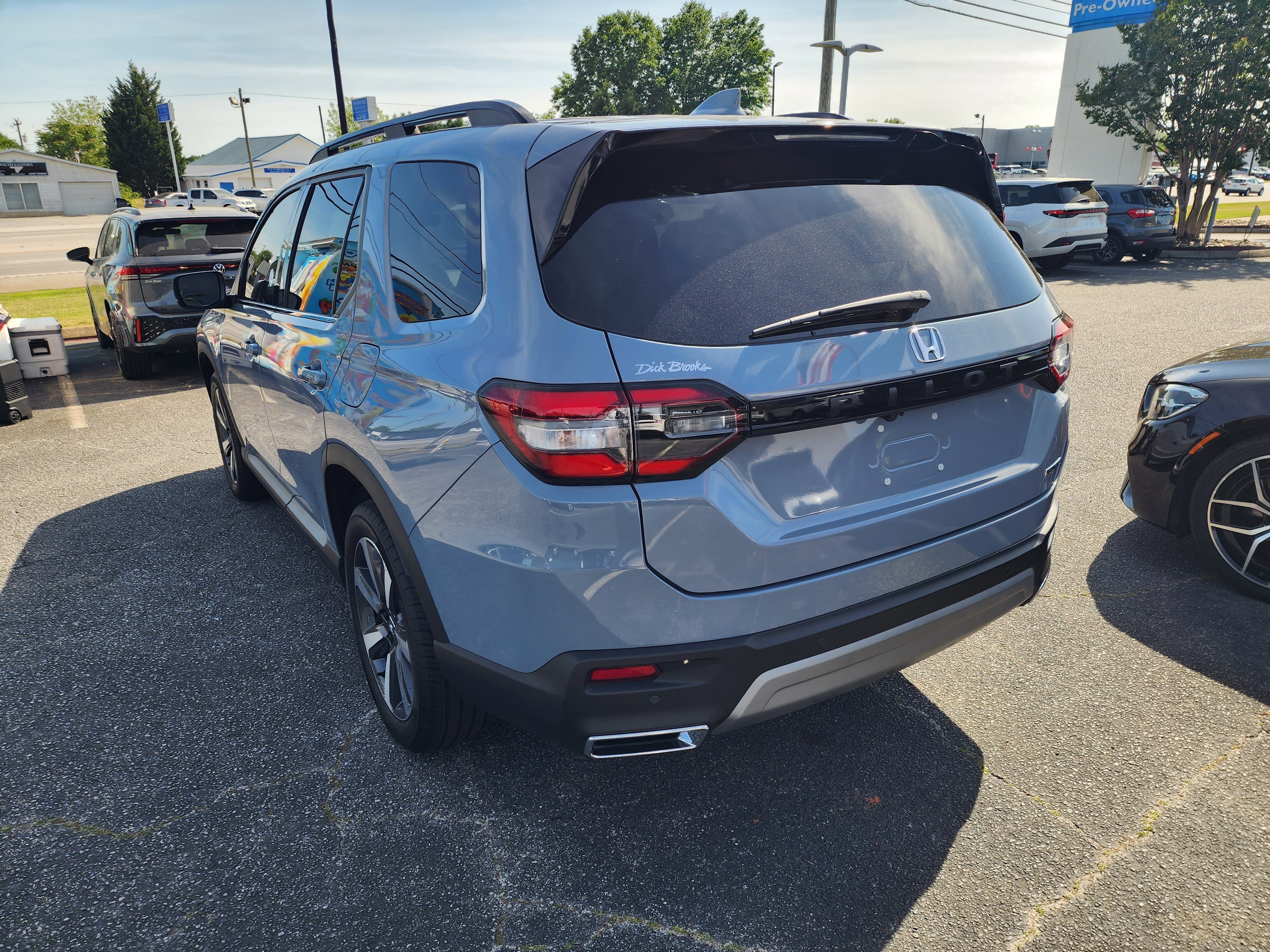 Certified 2025 Honda Pilot Touring image 7