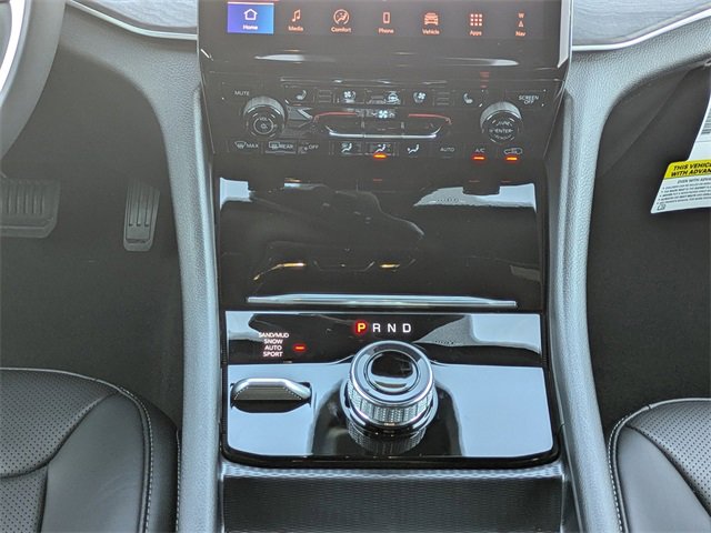 New 2025 Jeep Grand Cherokee Limited w/ Luxury Tech Group II image 18