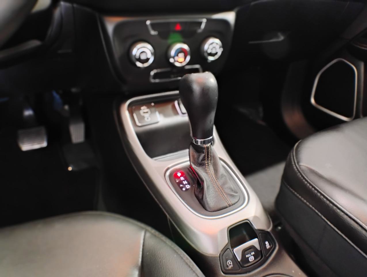 Used 2018 Jeep Compass Latitude image 18