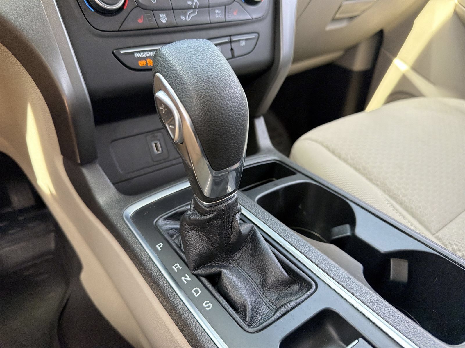 Used 2018 Ford Escape SE w/ Ford Safe & Smart Package FWD image 34