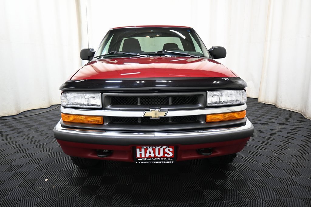 Used 2000 Chevrolet S10 Pickup LS w/ Preferred Equipment Group image 2