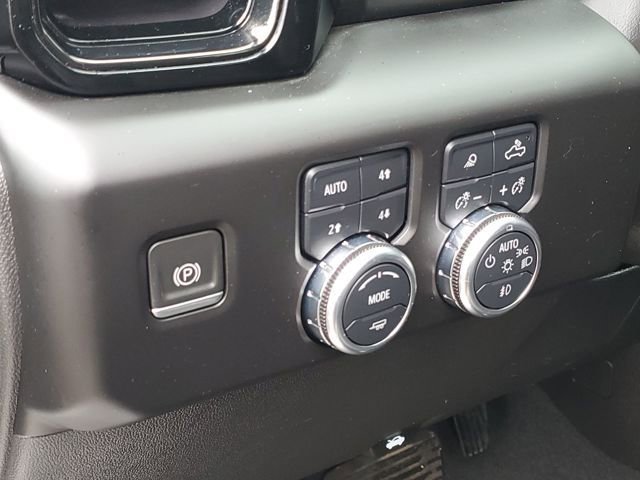 Used 2022 GMC Sierra 1500 AT4X image 11