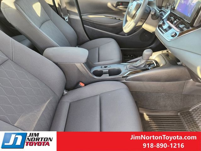 Used 2025 Toyota Corolla LE w/ LE Premium Package image 14