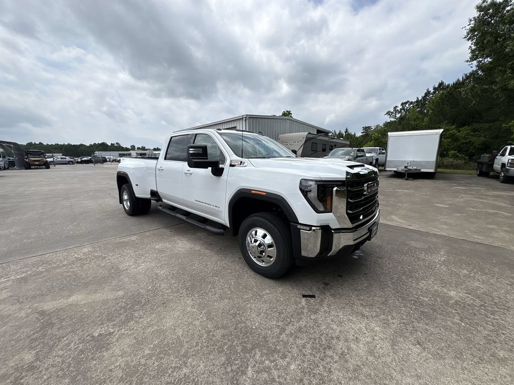 New 2026 GMC Sierra 3500 SLE w/ SLE Value Package AWD/4WD image 2